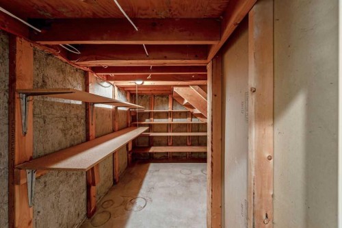 5880 Dalridge Hill Nw, Calgary, AB - Indoor Photo Showing Other Room