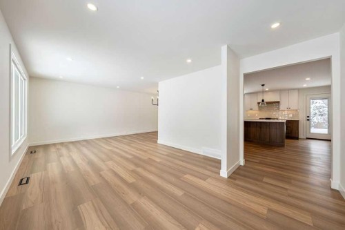 5880 Dalridge Hill Nw, Calgary, AB - Indoor Photo Showing Other Room