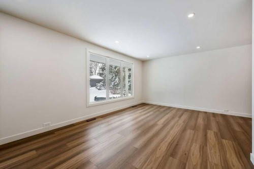 5880 Dalridge Hill Nw, Calgary, AB - Indoor Photo Showing Other Room