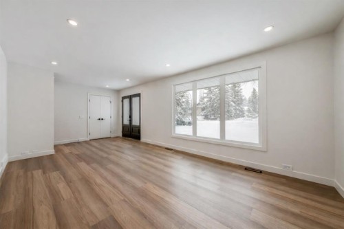 5880 Dalridge Hill Nw, Calgary, AB - Indoor Photo Showing Other Room
