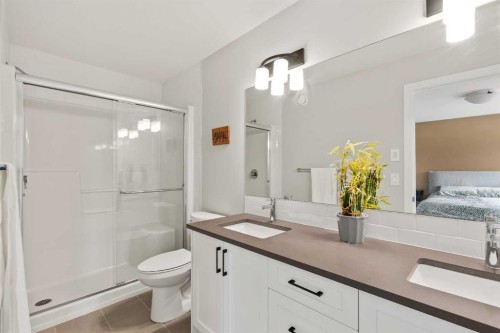 182 River Heights Drive, Cochrane, AB - Indoor Photo Showing Bathroom