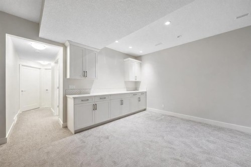 1514 33 Avenue Sw, Calgary, AB - Indoor Photo Showing Kitchen