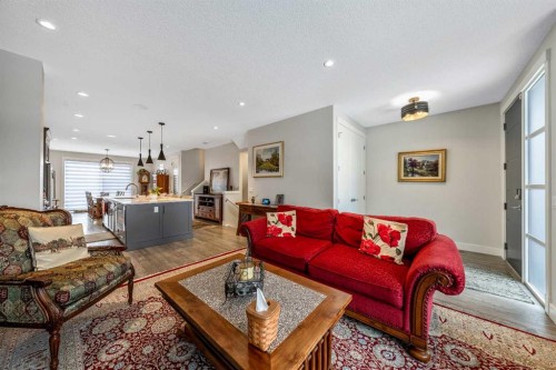 1514 33 Avenue Sw, Calgary, AB - Indoor Photo Showing Living Room