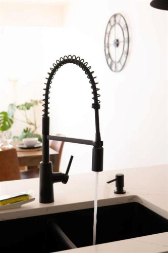 282 Chapalina Terrace Se, Calgary, AB - Indoor Photo Showing Kitchen