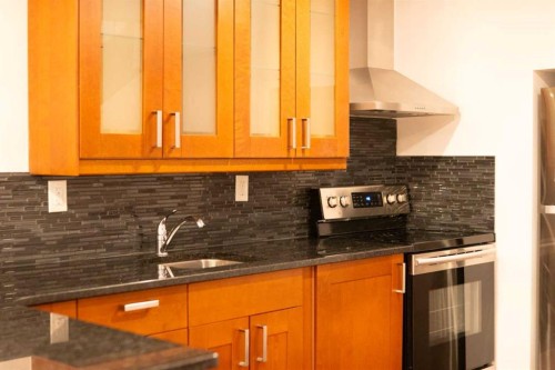 282 Chapalina Terrace Se, Calgary, AB - Indoor Photo Showing Kitchen