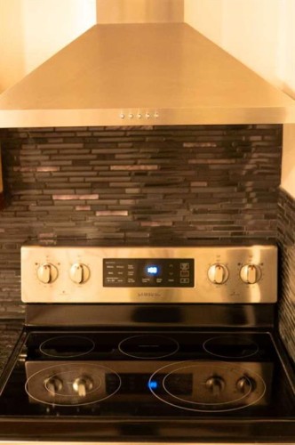 282 Chapalina Terrace Se, Calgary, AB - Indoor Photo Showing Kitchen