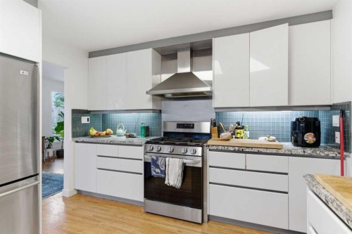 2910 Marquette Street Sw, Calgary, AB - Indoor Photo Showing Kitchen