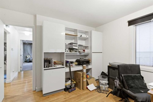 2910 Marquette Street Sw, Calgary, AB - Indoor Photo Showing Other Room