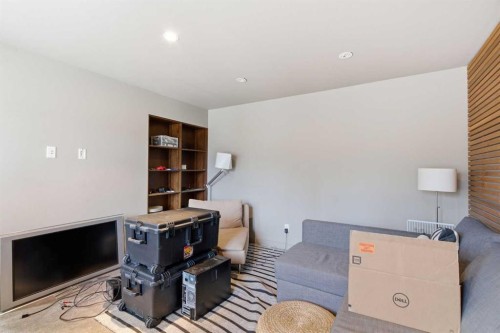 2910 Marquette Street Sw, Calgary, AB - Indoor