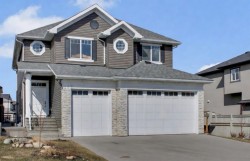 302 Kinniburgh Rd Chestermere, AB T1X 0Y6