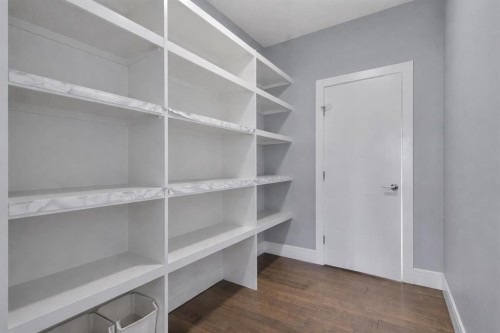 302 Kinniburgh Rd, Chestermere, AB - Indoor With Storage