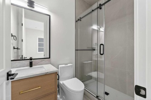 960 South Shore Terrace, Chestermere, AB - Indoor Photo Showing Bathroom