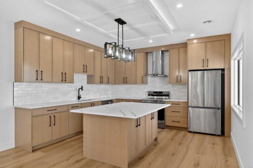 960 South Shore Terrace, Chestermere, AB - Indoor Photo Showing Kitchen With Upgraded Kitchen