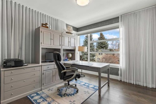 511 7 Street Ne, Calgary, AB - Indoor Photo Showing Office