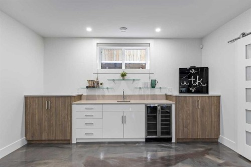 511 7 Street Ne, Calgary, AB - Indoor Photo Showing Other Room