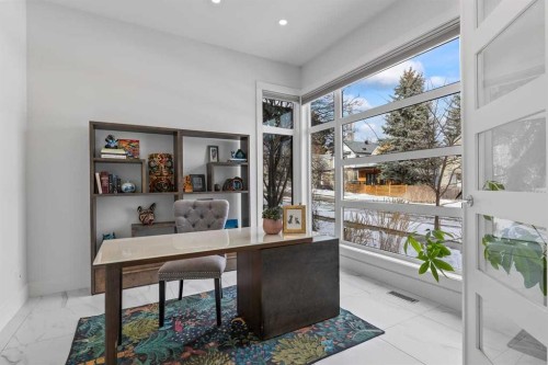 511 7 Street Ne, Calgary, AB - Indoor Photo Showing Other Room