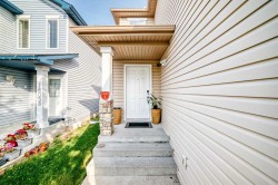 16062 Everstone Road SW Calgary, AB T2Y 4J7