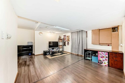 16062 Everstone Road Sw, Calgary, AB - Indoor