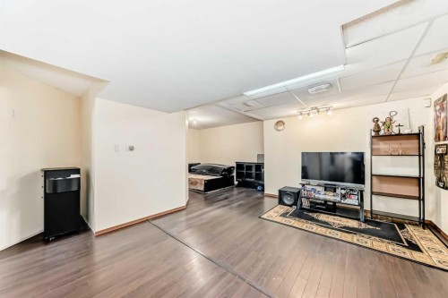 16062 Everstone Road Sw, Calgary, AB - Indoor