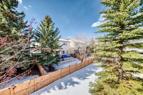 220 Rocky Ridge Villas Nw, Calgary, AB - Outdoor