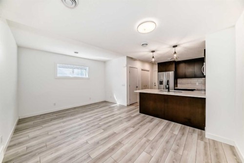 357 Calhoun Common Ne, Calgary, AB - Indoor Photo Showing Kitchen