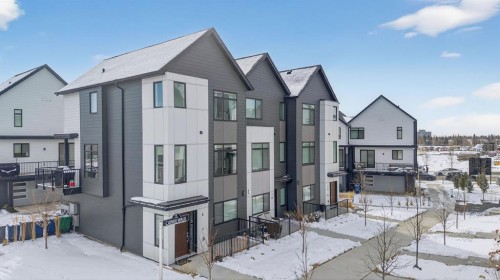 10 Currie Walk Sw, Calgary, AB - Outdoor