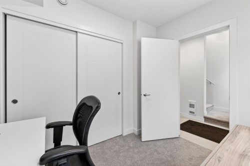 10 Currie Walk Sw, Calgary, AB - Indoor Photo Showing Office