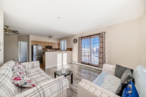 2202-333 Taravista Drive Ne, Calgary, AB - Indoor Photo Showing Living Room