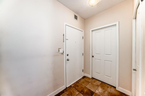 2202-333 Taravista Drive Ne, Calgary, AB - Indoor Photo Showing Other Room