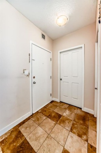 2202-333 Taravista Drive Ne, Calgary, AB - Indoor Photo Showing Other Room