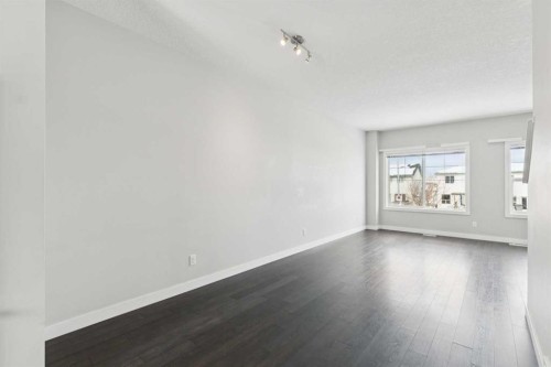 2506 Jumping Pound Common, Cochrane, AB - Indoor