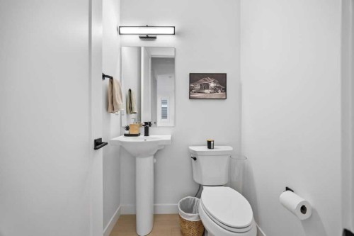 80 Timberline Way Sw, Calgary, AB - Indoor Photo Showing Bathroom