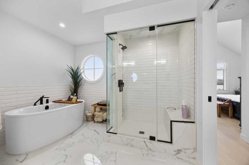 80 Timberline Way Sw, Calgary, AB - Indoor Photo Showing Bathroom