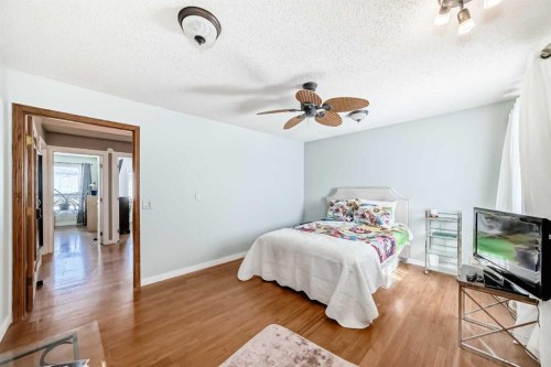 200 Edgemont Estates Drive Nw, Calgary, AB - Indoor Photo Showing Bedroom