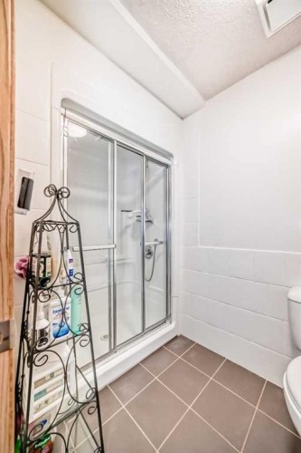200 Edgemont Estates Drive Nw, Calgary, AB - Indoor Photo Showing Bathroom