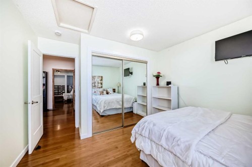 200 Edgemont Estates Drive Nw, Calgary, AB - Indoor Photo Showing Bedroom