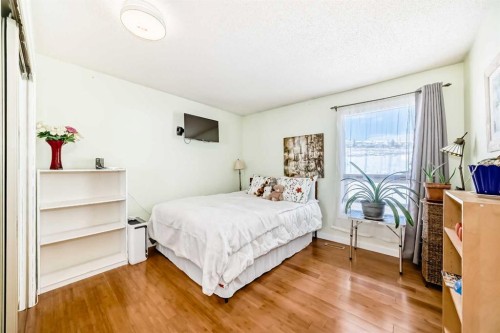 200 Edgemont Estates Drive Nw, Calgary, AB - Indoor Photo Showing Bedroom