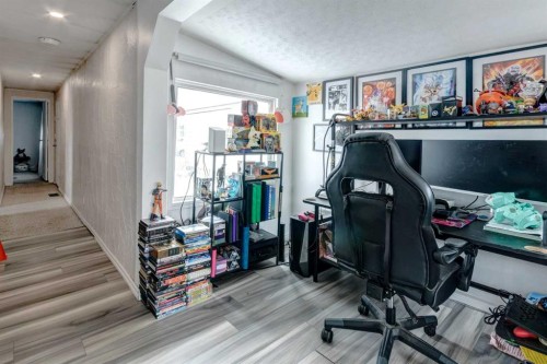 93 Huntstrom Drive Ne, Calgary, AB - Indoor Photo Showing Office