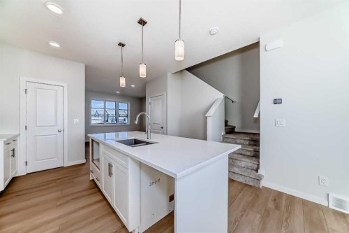 48 Creekside Rise Sw, Calgary, AB - Indoor Photo Showing Kitchen