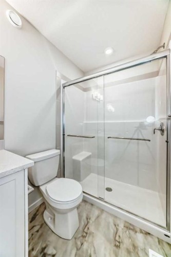 48 Creekside Rise Sw, Calgary, AB - Indoor Photo Showing Bathroom