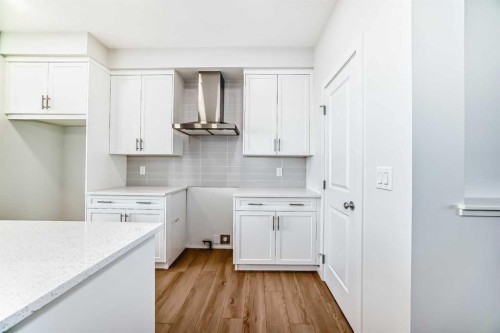 48 Creekside Rise Sw, Calgary, AB - Indoor Photo Showing Kitchen