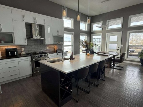 10522 101 Avenue, Sexsmith, AB - Indoor Photo Showing Kitchen With Upgraded Kitchen