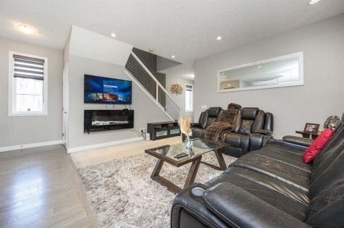 5 Masters Street Se, Calgary, AB - Indoor Photo Showing Living Room