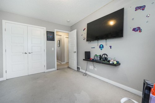 5 Masters Street Se, Calgary, AB - Indoor