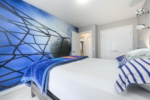 5 Masters Street Se, Calgary, AB - Indoor Photo Showing Bedroom