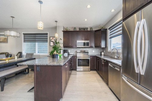 5 Masters Street Se, Calgary, AB - Indoor Photo Showing Kitchen With Upgraded Kitchen