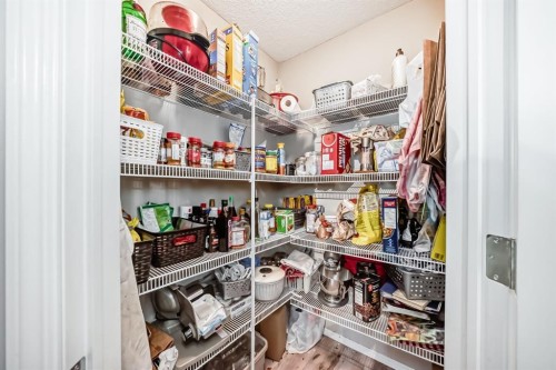 44 Legacy Crescent Se, Calgary, AB - Indoor With Storage
