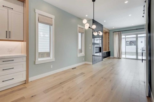 2425 27 Street Sw, Calgary, AB - Indoor Photo Showing Other Room