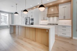 2425 27 Street SW Calgary, AB T3E 2G2