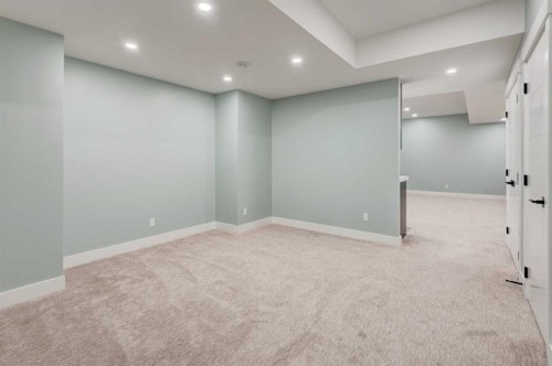 2425 27 Street Sw, Calgary, AB - Indoor